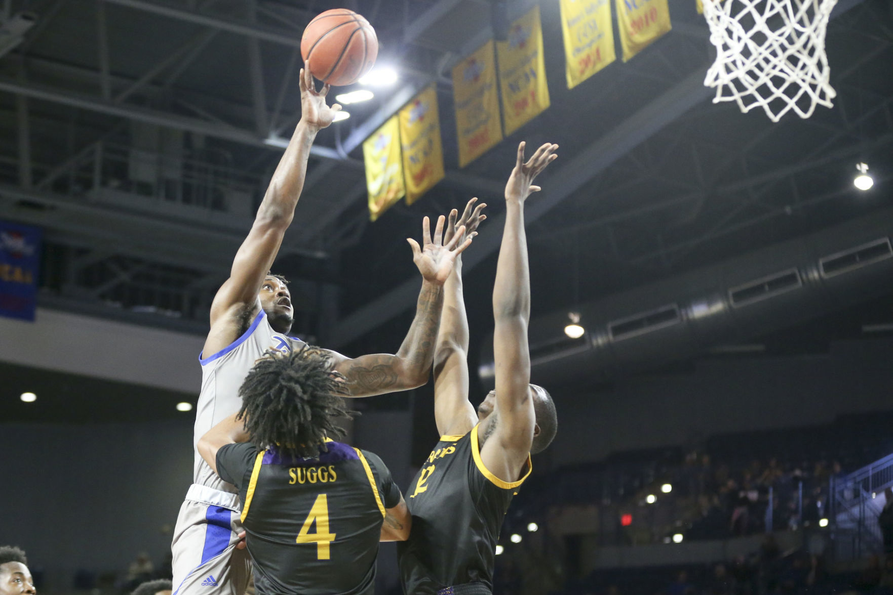 Tulsa Golden Hurricane vs East Carolina Pirates